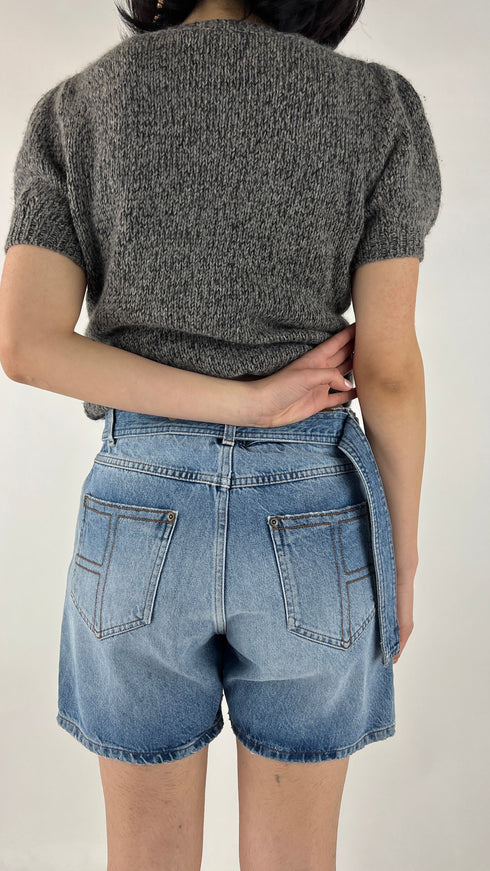 Shorts in jeans con cartellino