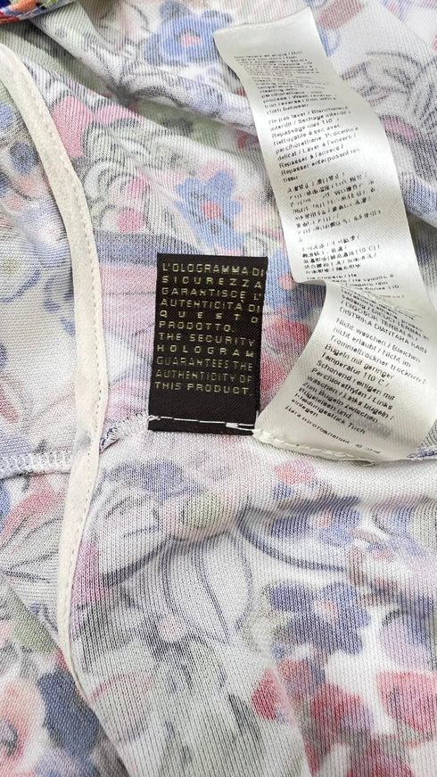 Abito a fiori con cartellino