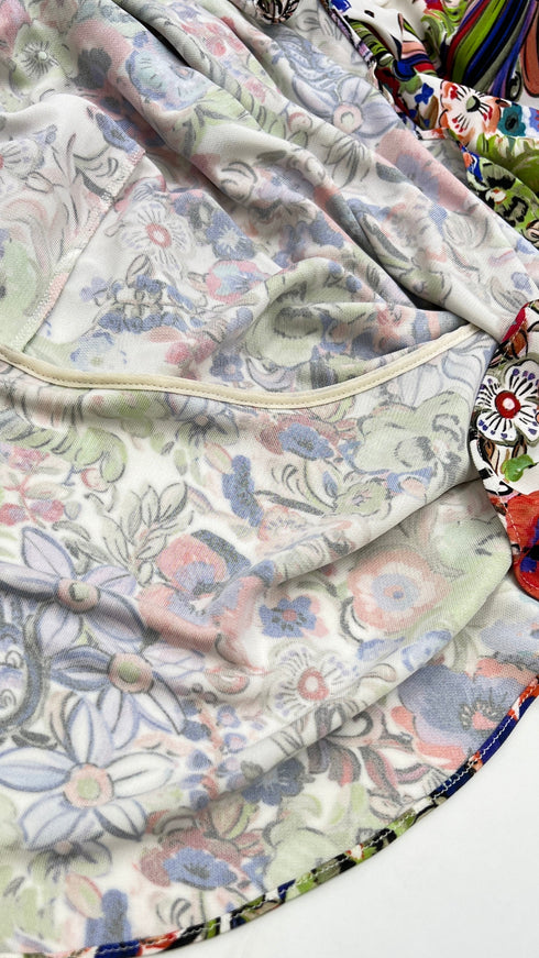 Abito a fiori con cartellino