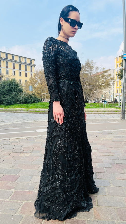 Abito lungo nero ricami e ruche