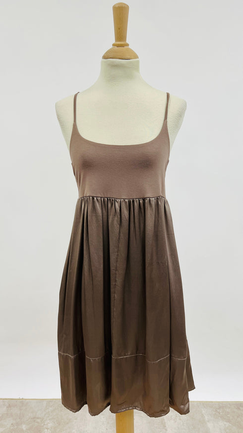 Abito corto cuore in paillettes