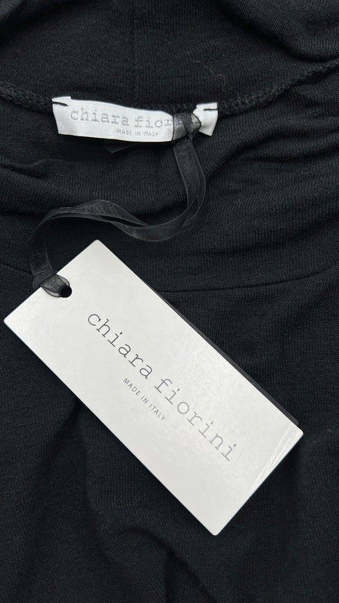 Dolcevita nero con cartellino