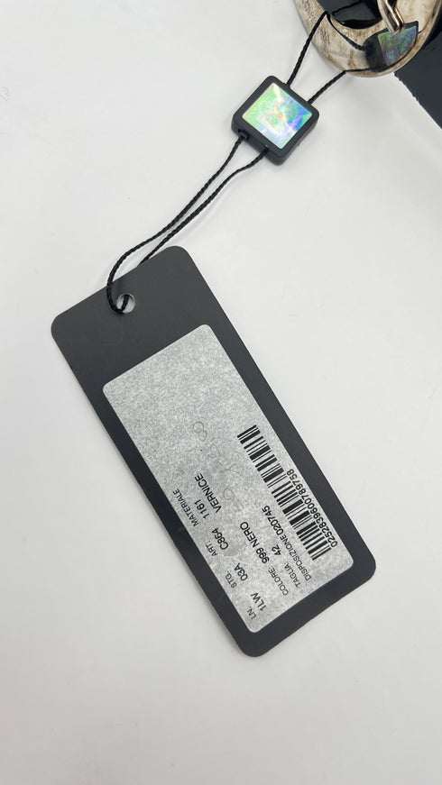 Cintura fibbia rotonda con cartellino