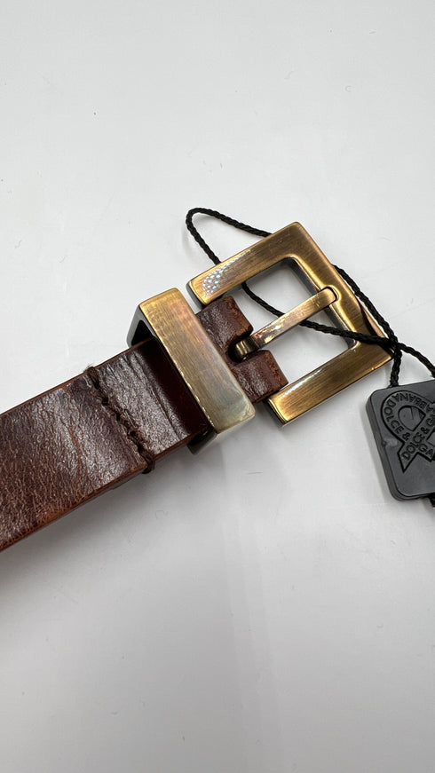 Cintura in cuoio con cartellino