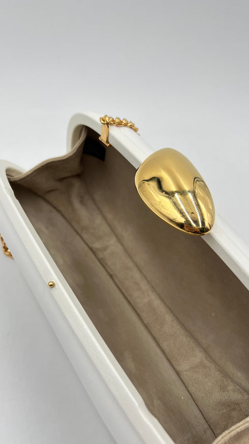 Clutch “Tina” con cartellino