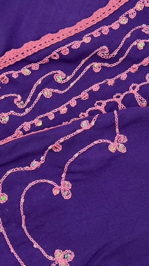 Abito con perline e merletto