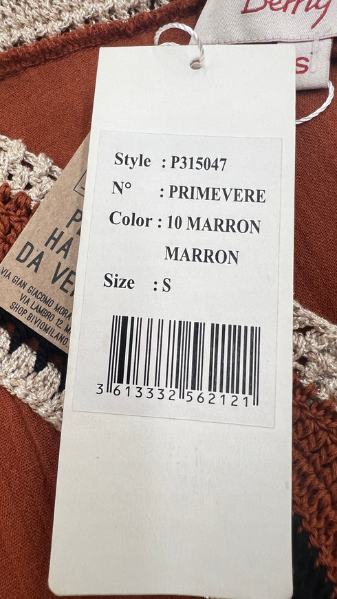 Abito lungo con inserti e cartellino