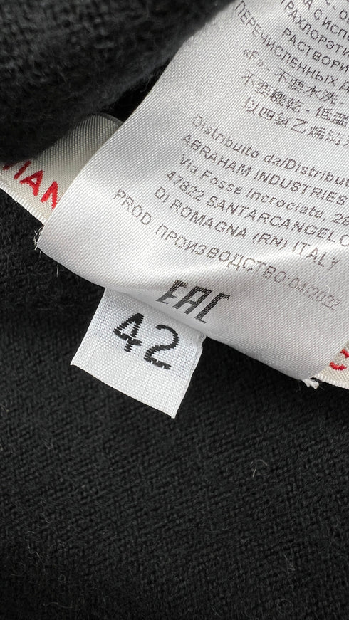 Maglia in lana con cartellino