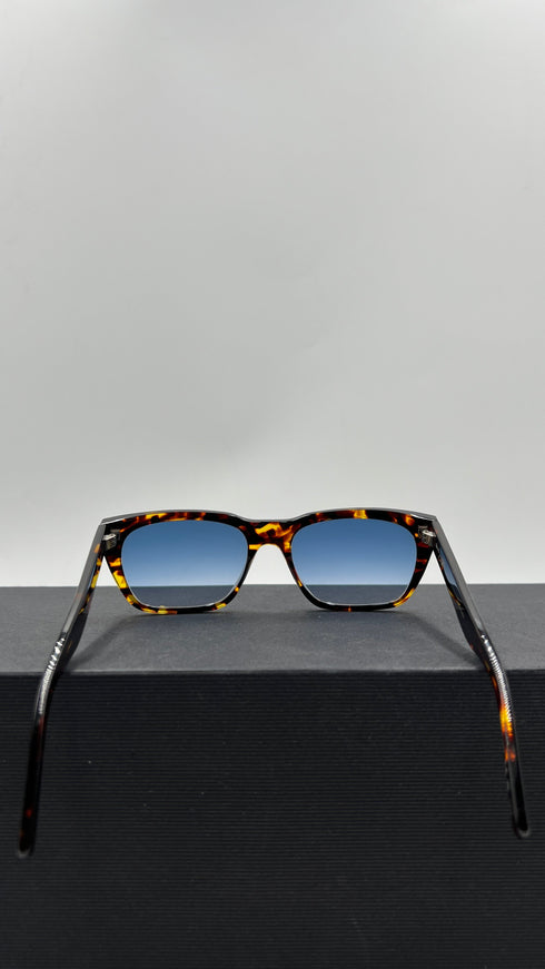 Occhiali da sole tartarugati