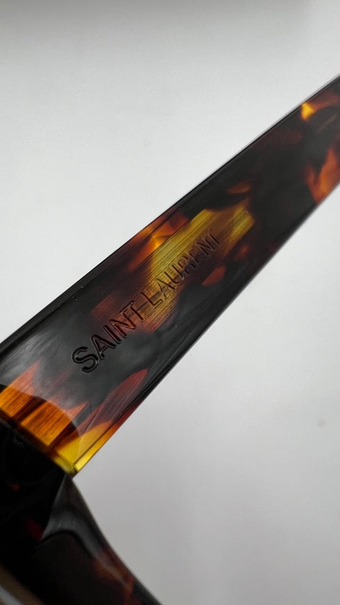 Occhiali da sole tartarugati