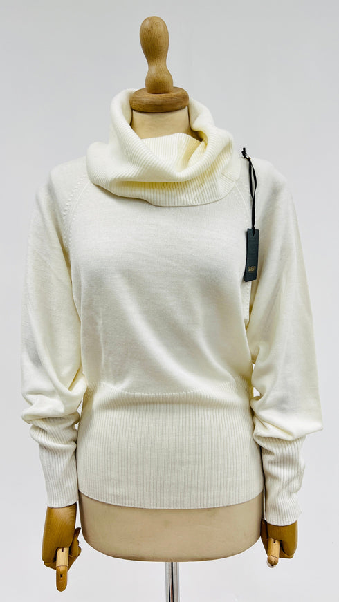 Dolcevita in lana con cartellino