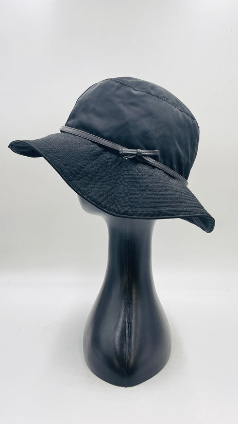 Cappello in nylon nero