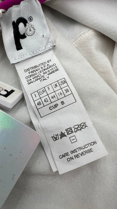 Costume intero con cartellino