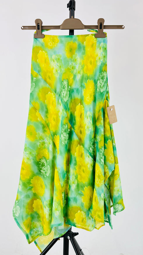 Completo giacca e gonna con fiorellini in 3D