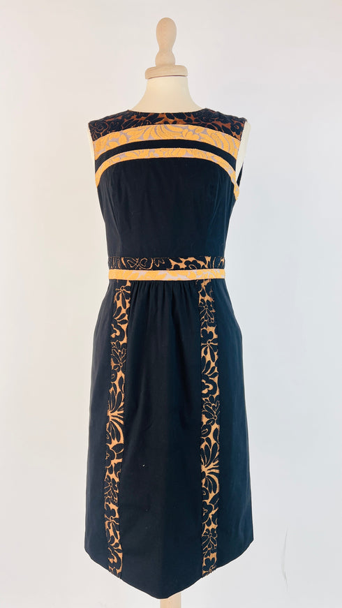 Abito girocollo corto broccato