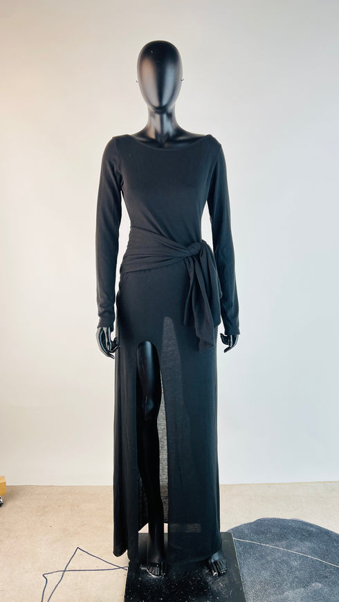 Abito lungo in maglia con cartellino