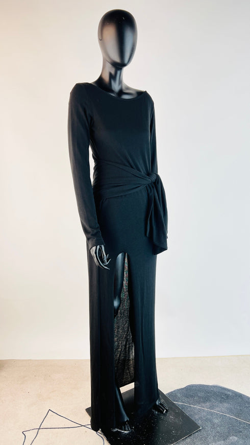 Abito lungo in maglia con cartellino