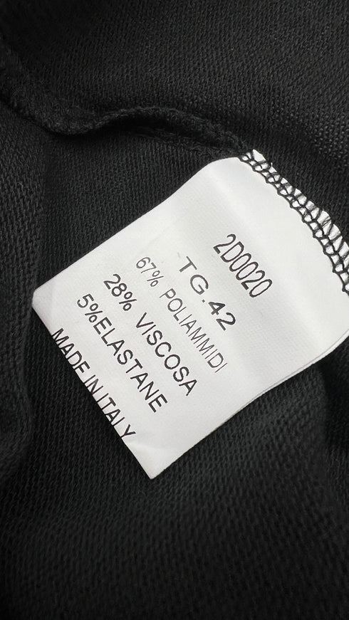 Abito lungo in maglia con cartellino