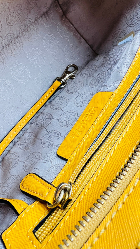 Borsa tracolla in saffiano