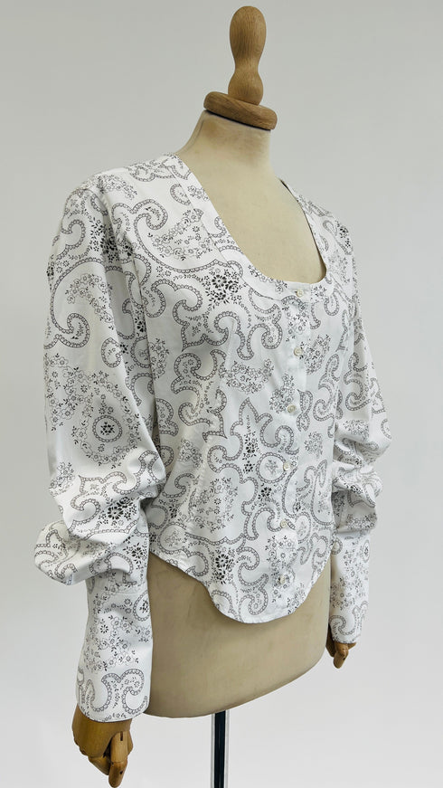 Blusa motivo paisley