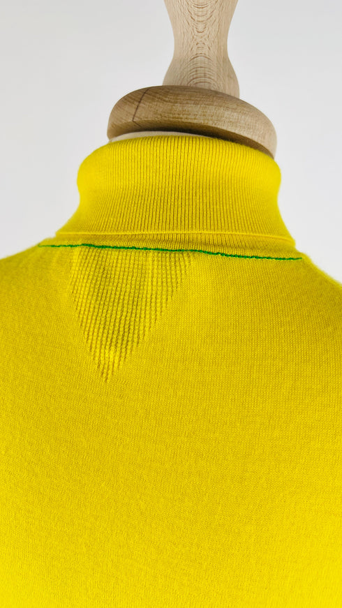 Collo alto smanicato