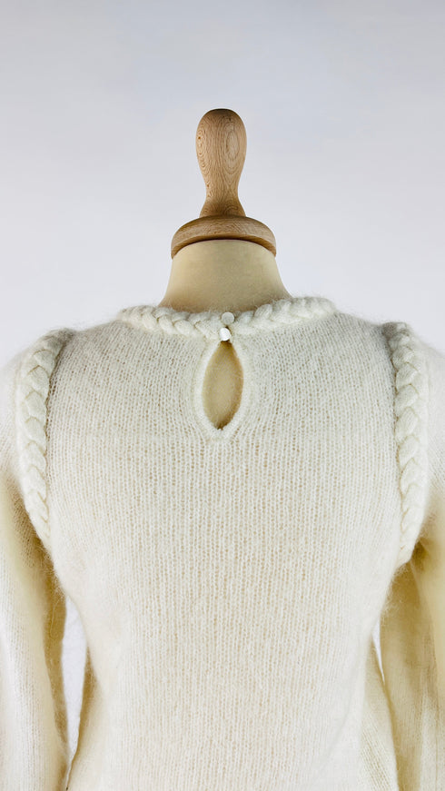 Maglia girocollo con trecce
