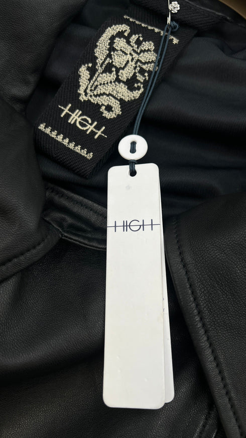 Biker “Tommy” con cartellino