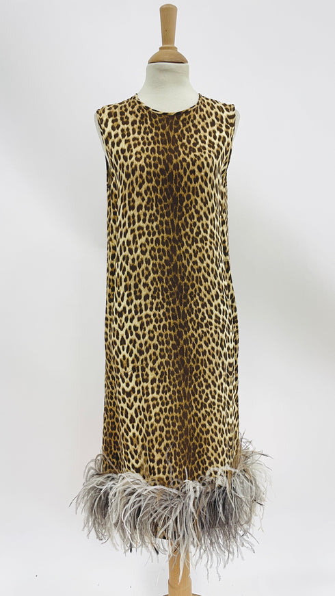 Abito midi animalier e piume