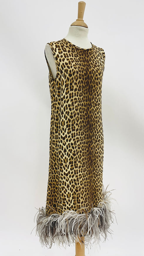 Abito midi animalier e piume