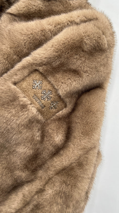 Giacca in eco-pellica con cartellino