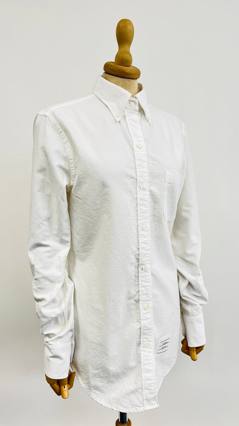 Camicia button-down con cartellino