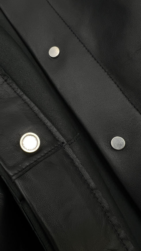 Camicia in pelle con cartellino