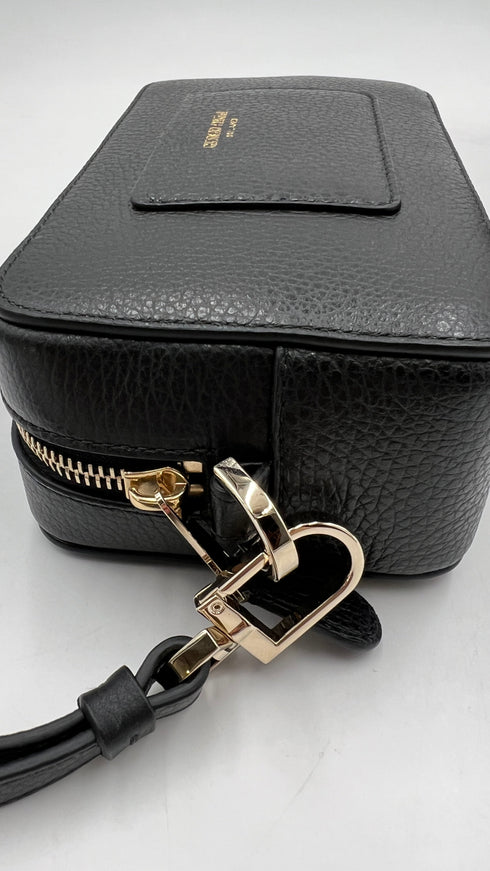Pochette in pelle nera