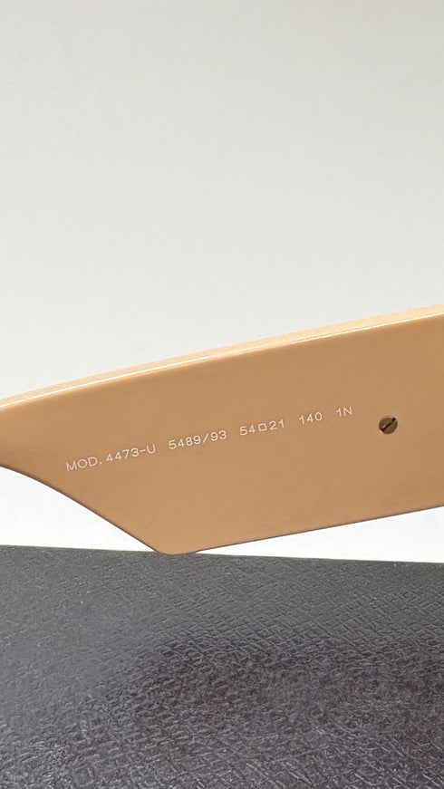 Occhiali da sole squadrati