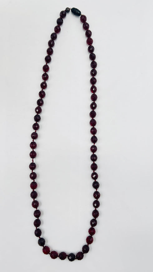 Collana in resina bordeaux