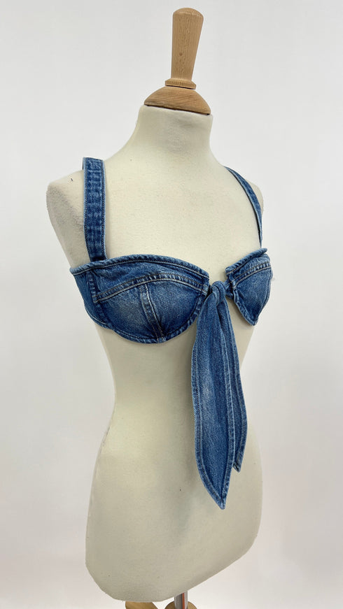 Top denim con nodo