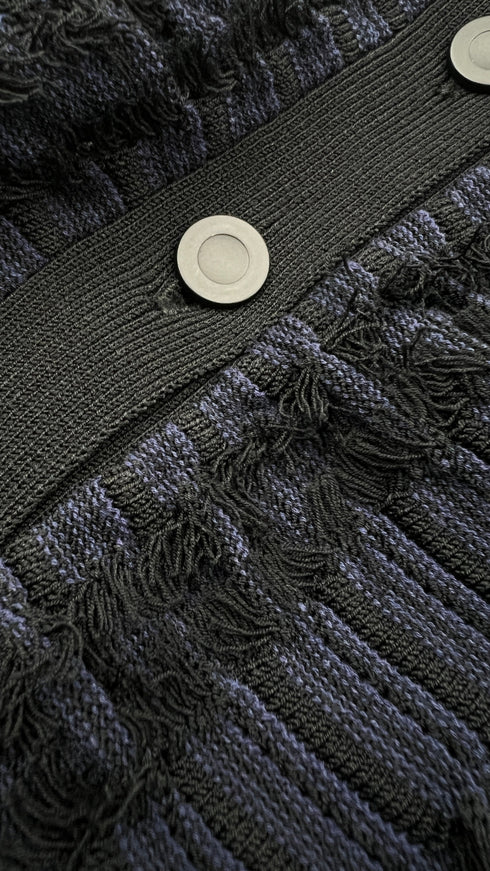 Cardigan blu-nero sfrangiato