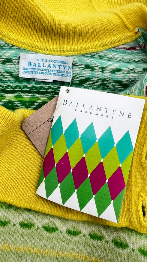 Maglione in cashmere con cartellino