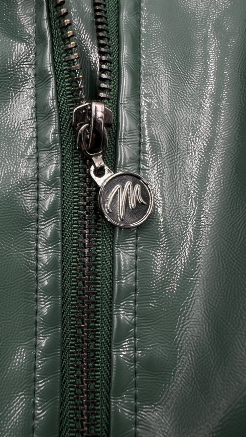 Giacca in vernice con cartellino