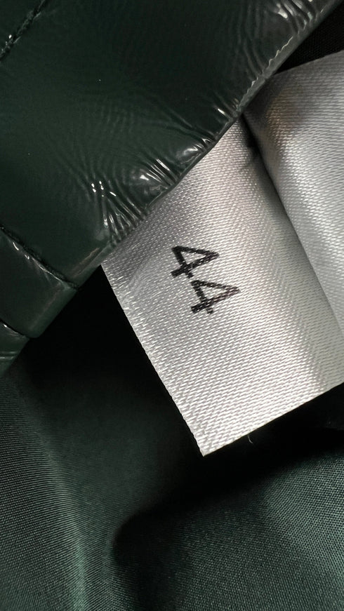 Giacca in vernice con cartellino