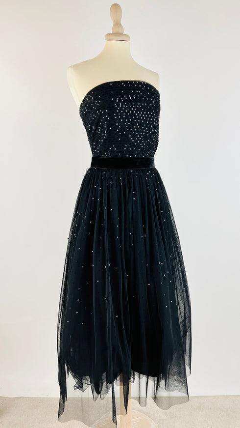 Abito nero midi in tulle e paillettes