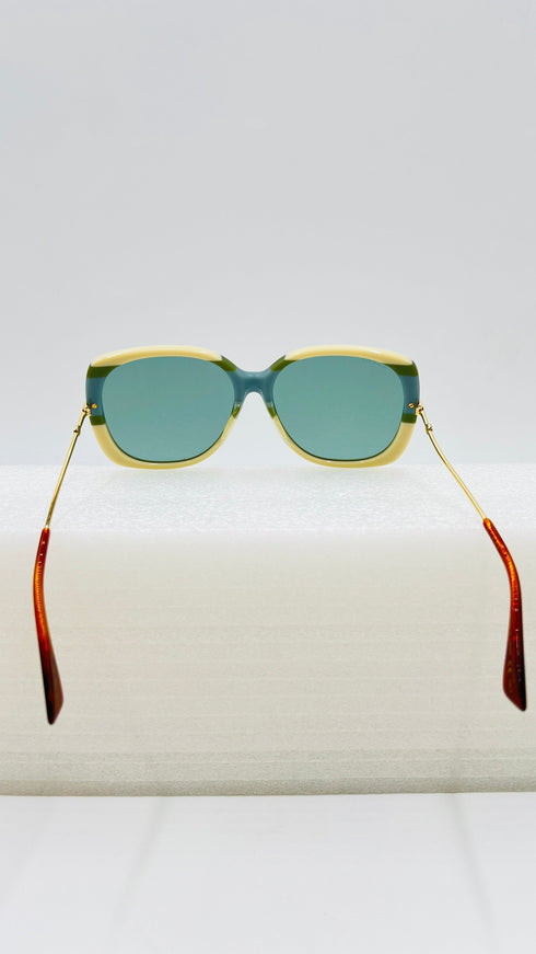 Occhiali da sole retrò