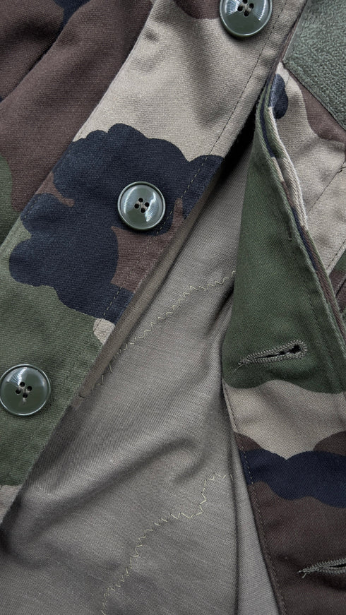 Giacca camouflage ricamata