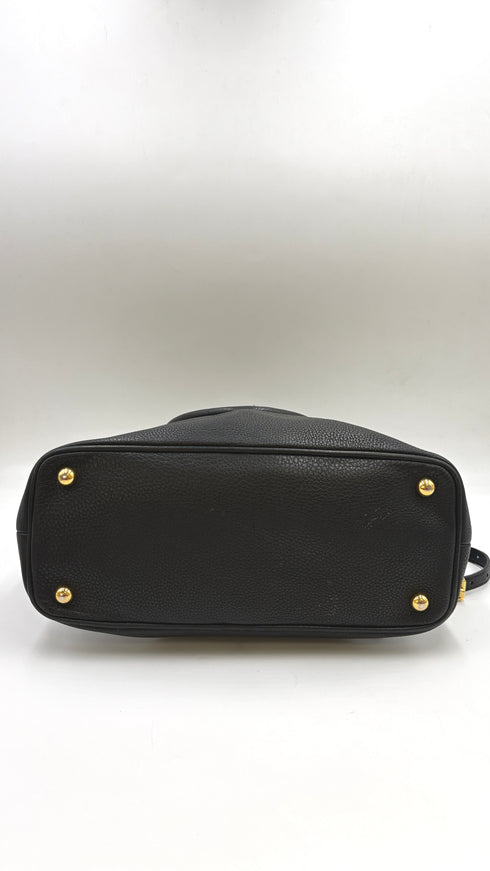 Borsa nera con tracolla