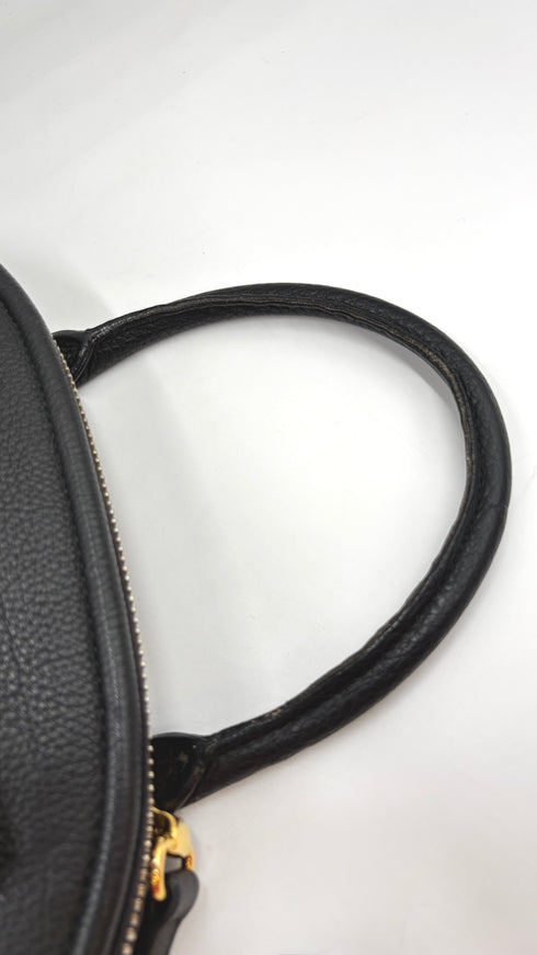 Borsa nera con tracolla