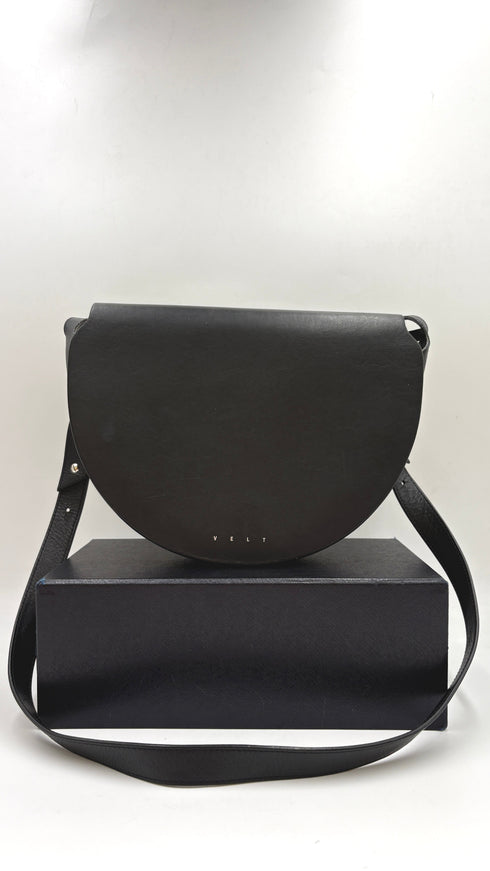 Borsa nera a mezzaluna