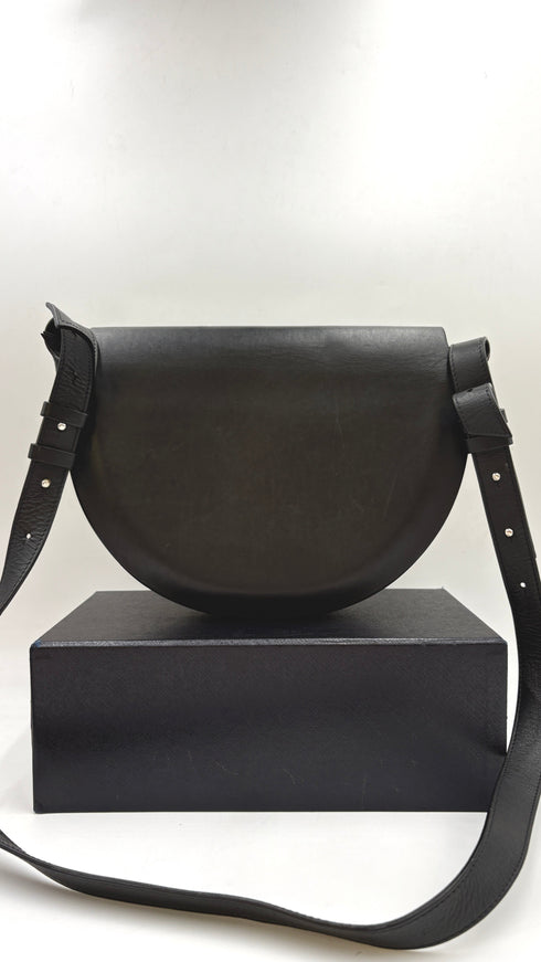 Borsa nera a mezzaluna