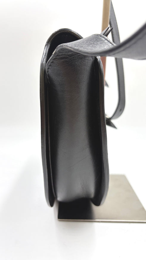 Borsa nera a mezzaluna