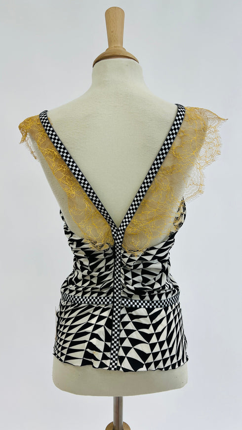 Top smanicato con scollo a V