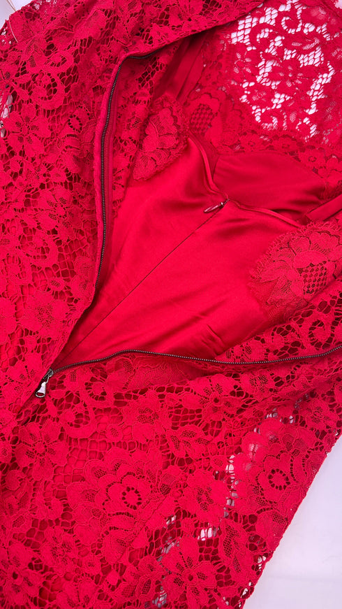 Top in pizzo rosso